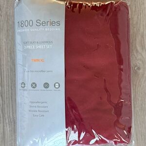 Luxurious Red 3 Piece Sheet Set - Twin XL